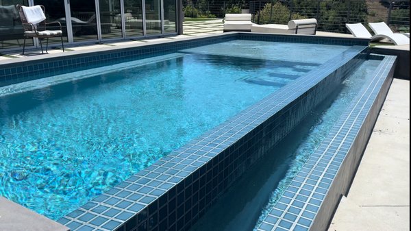 Pool Maintenance - Right Price - Our performance include the following during each visit;

Check chemicals, chlorine and acid.
Cleaning the surface
Vacuum the pool
Brush walls and tiles (Calcium cleaning not included)
Clean skimmer and pump baskets
Balance the chemicals
Once a month we balance the alkalinity