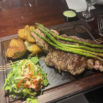 Selita’s - Ribeye with asparagus and potatoes - Italian Near Me - Lynbrook, New York