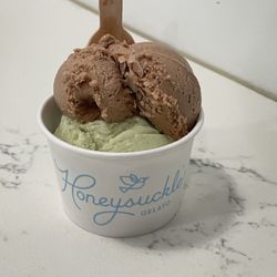 1/2 fresh mint & 1/2 milk chocolate gelato. So delicious!!!
