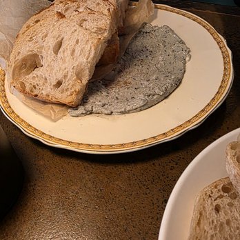 Gladstone Commons - Sour & Salt Sourdough - Bistros Near Me - Windsor, Ontario Gladstone Commons - Sour & Salt Sourdough - Bistros Near Me - Windsor, Ontario