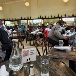 Raymond's - Interior