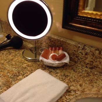 Peppermill Reno - Bathroom has a nice lighted makeup mirror , soaps shampoos etc.. - Casinos Near Me - Reno, Nevada
