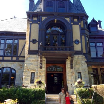 Beringer Vineyards - Perfect date - Wineries Near Me - St. Helena, California