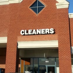 Ashburn Village Cleaners - Ashburn Village Cleaners front view.