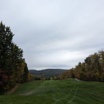 Reservoir Creek Golf Course - Beautiful view with a long fairway - Golf Near Me - Naples, New York