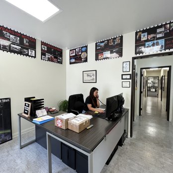 Birns & Sawyer - Front lobby - Photography Stores & Services Near Me - Los Angeles, California Birns & Sawyer - Front lobby - Photography Stores & Services Near Me - Los Angeles, California
