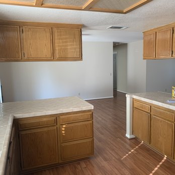 Tutt Renovations - Kitchen before the remodel (1 of 2) - General Contractors Near Me Tutt Renovations - Kitchen before the remodel (1 of 2) - General Contractors Near Me
