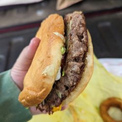 Ronnie's Burgers - OMG.... outrageous flavor