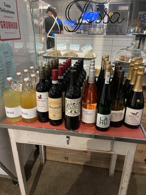 Tessa Delicatessen by null