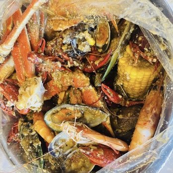 The Crawfish Hut - Seafood Near Me - Burien, Washington
