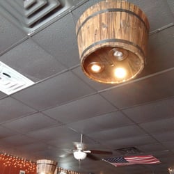 Back Alley Smokehouse - Unique and rustic decor