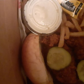 Eugene's Hot Chicken - Food Trucks Near Me - Birmingham, Alabama