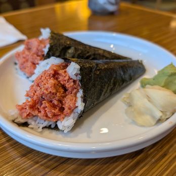 Sushi Kushi San3 - Spicy tuna hand rolls - Sushi Bars Near Me - Vernon Hills, Illinois Sushi Kushi San3 - Spicy tuna hand rolls - Sushi Bars Near Me - Vernon Hills, Illinois