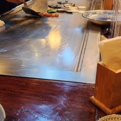 Teppan Okochi by Mangetsu Osaka - Cooking our mixed vegetables on a pristine cooktop