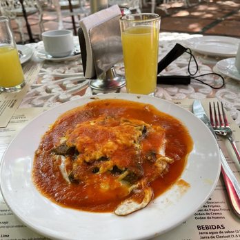 Hacienda de Cortés - Huevos rancheros and orange juice - Mexican Near Me - Ciudad de Mexico, DIF Hacienda de Cortés - Huevos rancheros and orange juice - Mexican Near Me - Ciudad de Mexico, DIF