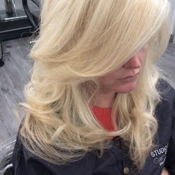 Lesley London - Blonde on blonde - Hair Stylists Near Me Lesley London - Blonde on blonde - Hair Stylists Near Me
