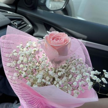 Monterey Park Florist - light pink hk rose - Florists Near Me - Monterey Park, California Monterey Park Florist - light pink hk rose - Florists Near Me - Monterey Park, California