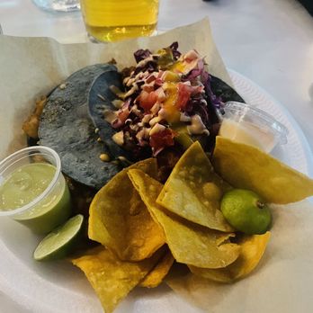 Mariscos Arenita - Fish taco & gobernador taco - Food Trucks Near Me - Bell Gardens, California