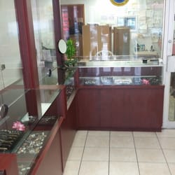 Cash On the Beach - Inside store