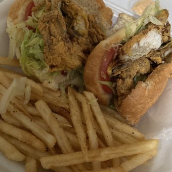 Cap't Loui - Soft shelled crab poboy - Cajun/Creole Near Me - Duluth, Georgia