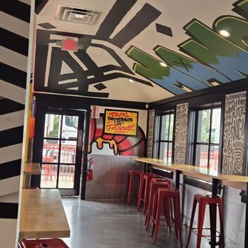 Dave's Hot Chicken - Chicken Shop Near Me - Manchester, New Hampshire