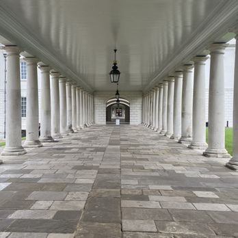 Queen's House - Colonnade - Landmarks & Historical Buildings Near Me - London, XGL