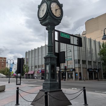 Ginsburg Jewelry Clock - Ginsburg Jewelry Clock, Reno - Public Art Near Me - Reno, Nevada Ginsburg Jewelry Clock - Ginsburg Jewelry Clock, Reno - Public Art Near Me - Reno, Nevada