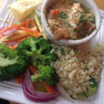 Federal Jack's Brew Pub - "Luncheon " portion of stuff haddock .. Horrible! And very little food. Disappointed. I almost puked after tasting the fish. - American Near Me - Kennebunk, Maine