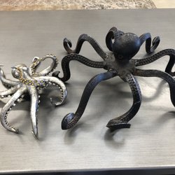 Maggie's Place - Lots of sea creatures ~ perfect Beach Chic!