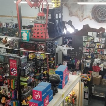 Tate's Comics - Look down from upstairs - Comic Books Near Me - Lauderhill, Florida
