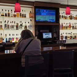 Topshelf Pizza & Pub - Full bar