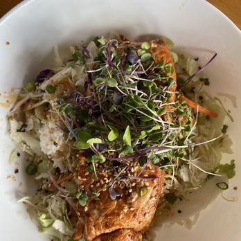 Thunder Island Brewing - Salmon bowl - Breweries Near Me - Cascade Locks, Oregon Thunder Island Brewing - Salmon bowl - Breweries Near Me - Cascade Locks, Oregon