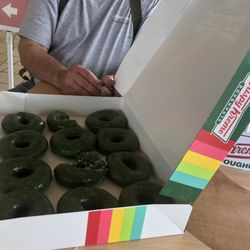 Krispy Kreme - Dozen glazed