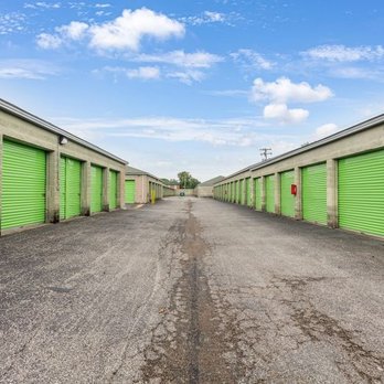 Extra Space Storage - Exterior Units - Self Storage Near Me - Louisville, Kentucky