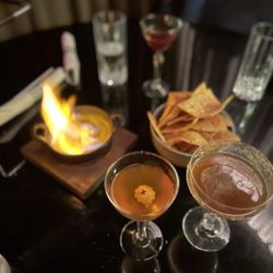 Lola’s - Queso Flamedo