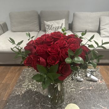 Elegant Flowers 28 - Beautiful work... we loved the bouquet  quality product and excellent service.. Thank you Arely you are awesome .. - Florists Near Me - Hesperia, California