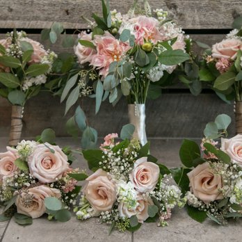 Wedding Flowers 4 Less - Beautiful bouquets - Wedding Planning Near Me - La Mirada, California Wedding Flowers 4 Less - Beautiful bouquets - Wedding Planning Near Me - La Mirada, California