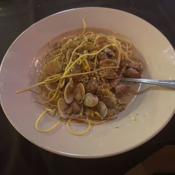 Ferrucci Ristorante - Clam linguini - Italian Near Me - Panama City, Florida