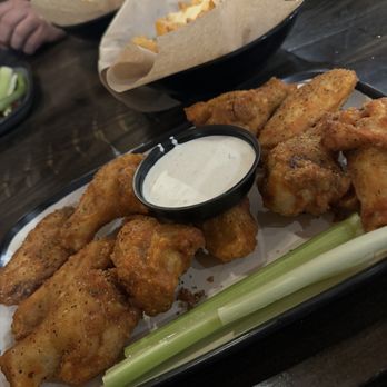 Wingers Restaurant & Alehouse - Lemon pepper wings - American Near Me - Bountiful, Utah Wingers Restaurant & Alehouse - Lemon pepper wings - American Near Me - Bountiful, Utah