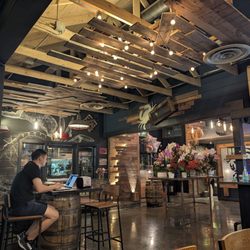Kickin' Crab - Downtown Fullerton - Nice decor