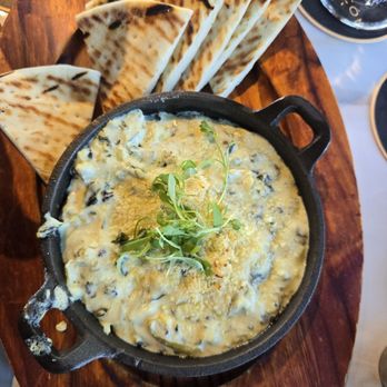 El Balcon Rooftop - Spinach Artichoke Dip - Lounges Near Me - Ontario, California