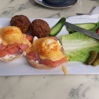 Blue Daisy - Eggs Benedict Smoke Salmon - Creperies Near Me - Santa Monica, California Blue Daisy - Eggs Benedict Smoke Salmon - Creperies Near Me - Santa Monica, California