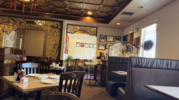 Yen Du Restaurant by null