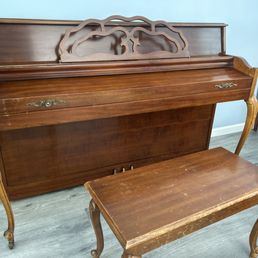 Everett piano