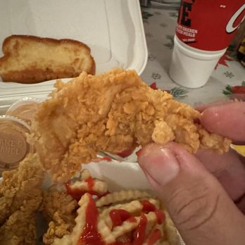 Raising Cane's Chicken Fingers - Fast Food Near Me - Pico Rivera, California