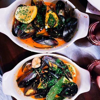 Gilt Bar - Steamed Mussels - New American Near Me - Chicago, Illinois