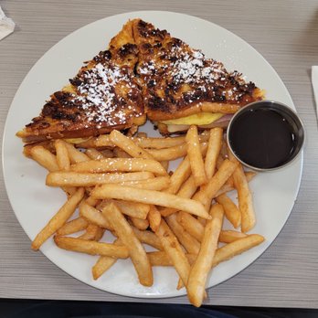 Easy Egg Cafe - Monte Cristo Sandwich - Breakfast & Brunch Near Me - Quartz Hill, California
