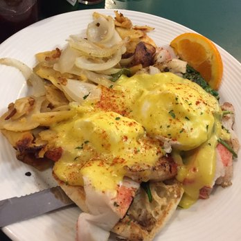 The Frog Pond - Krab Eggs Benedict - Breakfast & Brunch Near Me - St Pete Beach, Florida