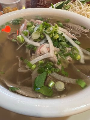 Pho & Cafe Anh Hong by null