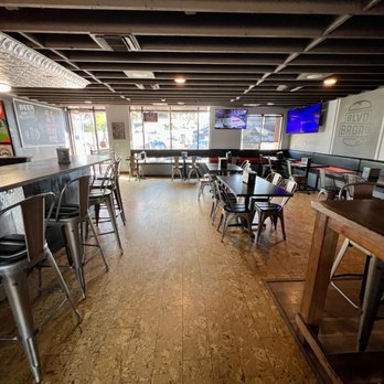 Blvd Brgr - Inside - Burgers Near Me - Camarillo, California